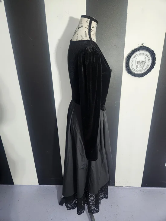 Blu Pepper Black Velvet Long-Sleeve Square Neck Top - Picture 6 of 8